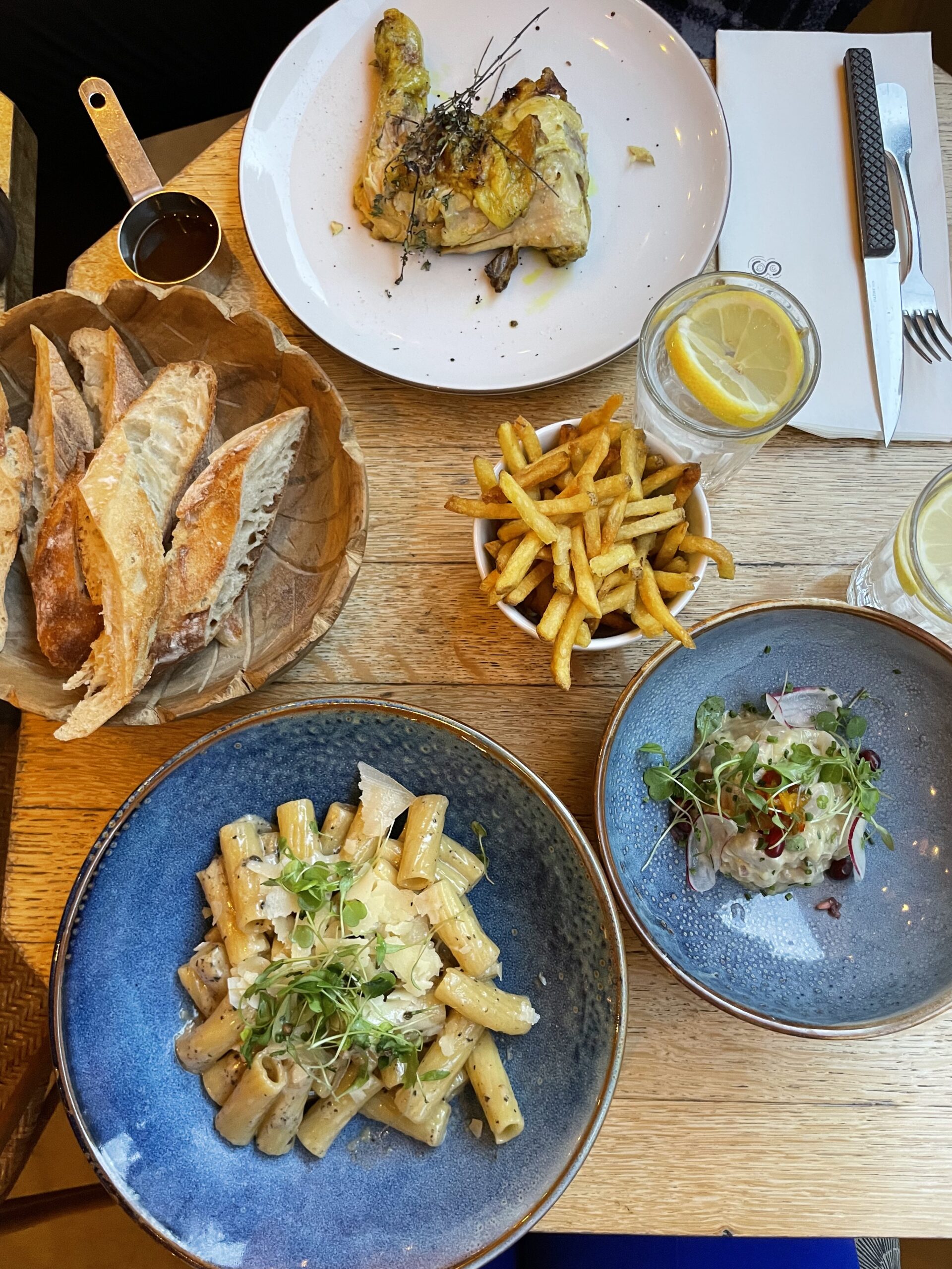 nelson's Paris restaurant